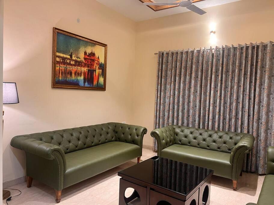 5Bhk Home Away From Home At Ranjit Avenue Amritsar Exterior photo