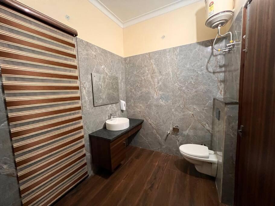5Bhk Home Away From Home At Ranjit Avenue Amritsar Exterior photo