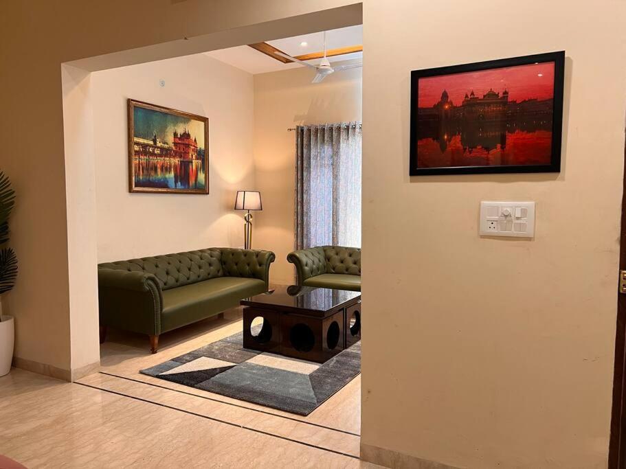 5Bhk Home Away From Home At Ranjit Avenue Amritsar Exterior photo