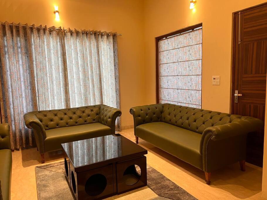 5Bhk Home Away From Home At Ranjit Avenue Amritsar Exterior photo